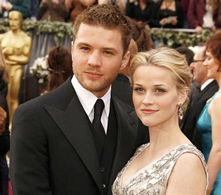 Reese Witherspoon and Ryan Phillippe Wedding Details POPSUGAR Celebrity